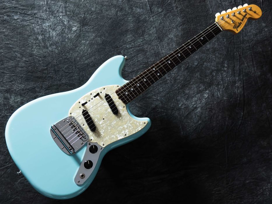 Fender Japan Traditional 60s Mustang Daphne Blue 2022