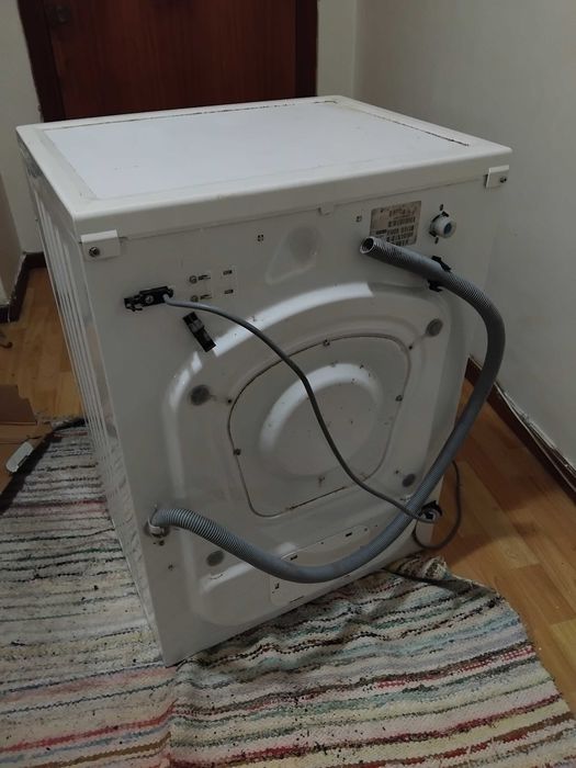 Maquina de lavar roupa em bom estado  preço no anuncio