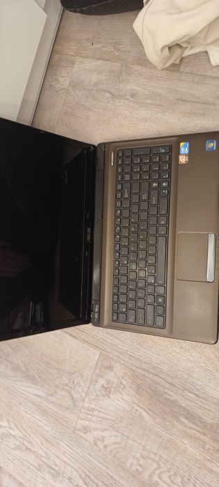 Laptopy sprawne (c2d-i7)