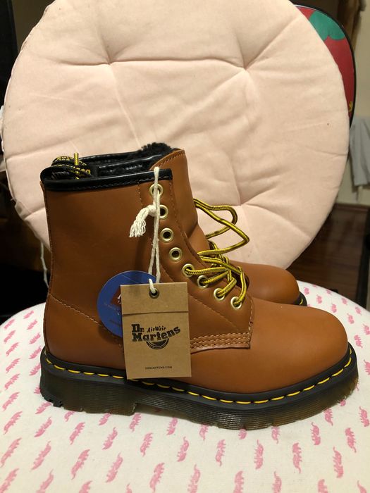Зимові черевики Dr. Martens з натуральної коричневої шкіри з хутром