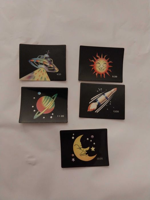 Lote 5 cromos / brindes do Universo, lua, planetas, ovnis, sol, foguetões