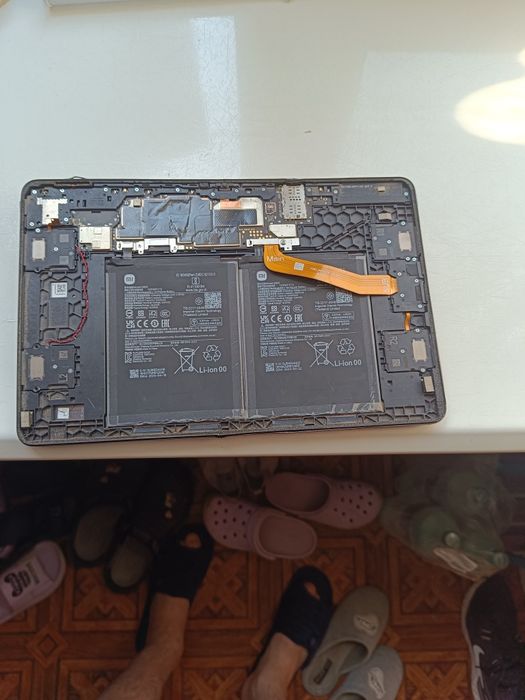 Продам планшет redmi pad pro на запчасти