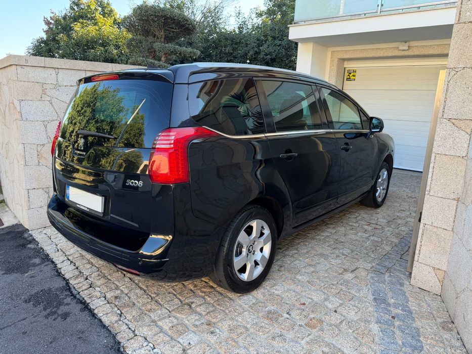 Peugeot 5008 1.6 HDI Allure Nacional