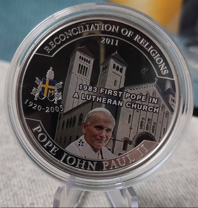 1 долар 2011 рік. " Папа Іоанн Павло ll". Срібне покриття. Тираж 1500