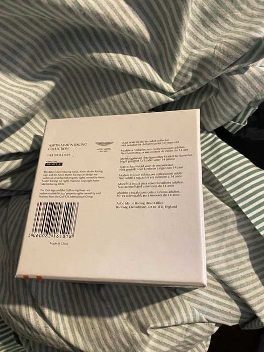 carrinho aston martin racing miniatura em caixa