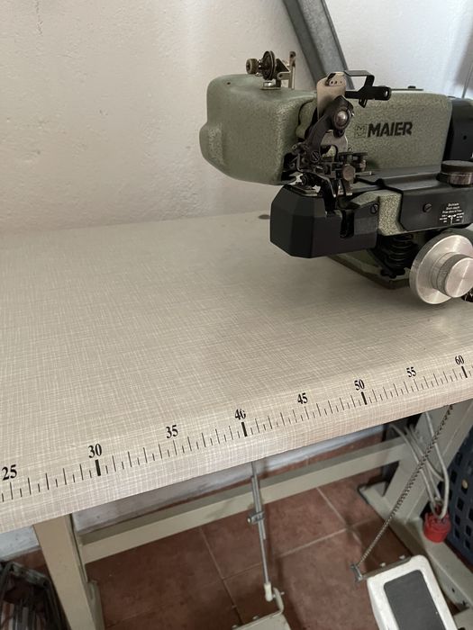 Maquina de bainha invisivel.