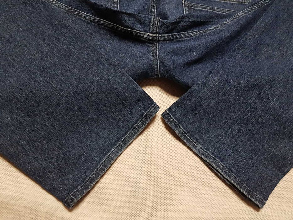 HUGO BOSS - C-B4 / Regular Fit roz. W42L34 pas 113 cm Ideał