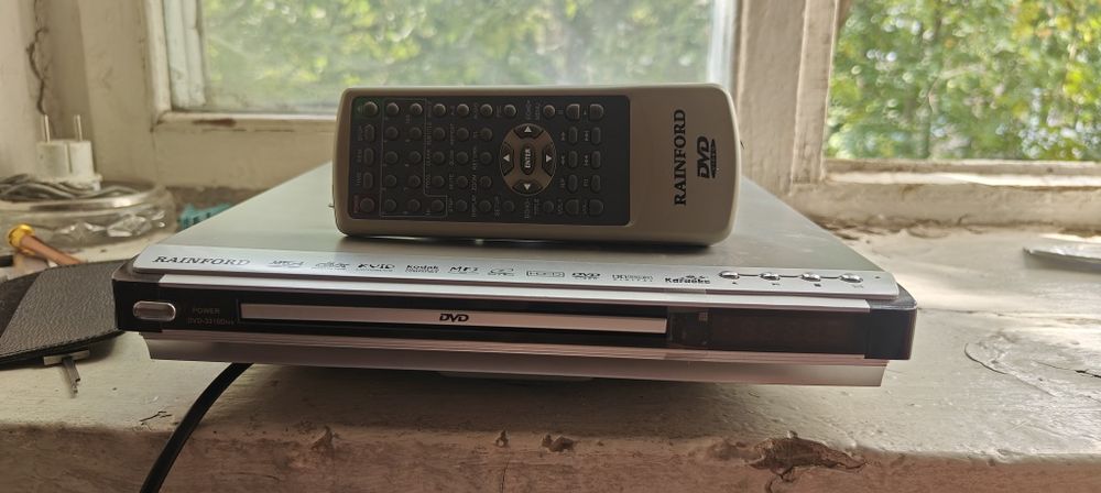 Продам ДВД rainford 3310 не читает диски