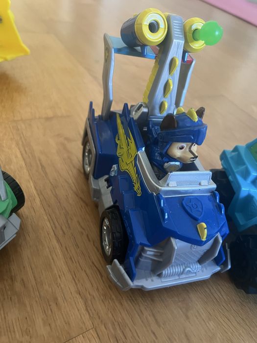 Torre Patrulha Pata, Camiao Rubble e veiculos