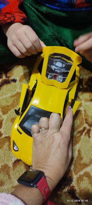 Машинка на радіокерувані