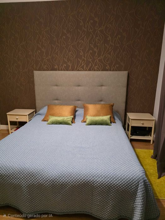 Mesas de cabeceira e Cómoda