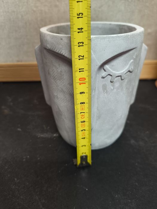 Vaso estilo oriental
Vaso decorativo com um design único e moderno.

-
