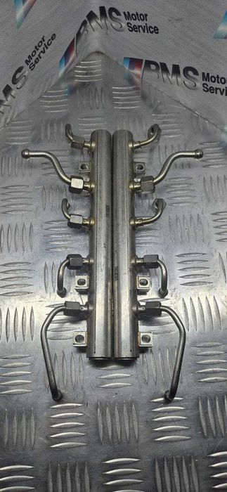 Топливная рампа  BMW N63B44C G11 G12 G30 13538601016 13538601017