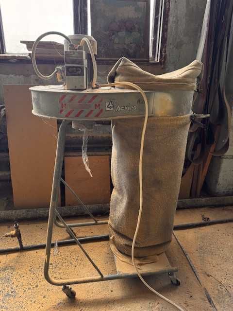 Розпродаж деревообробного обладнання меблевої фабрики