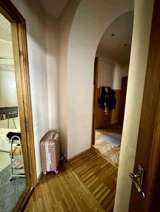 Здається в оренду 2-кімнатна квартира в центрі Києва