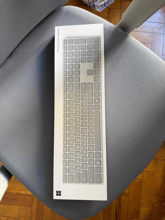 Teclado e rato Microsoft Surface - novos em caixa472547103783659520