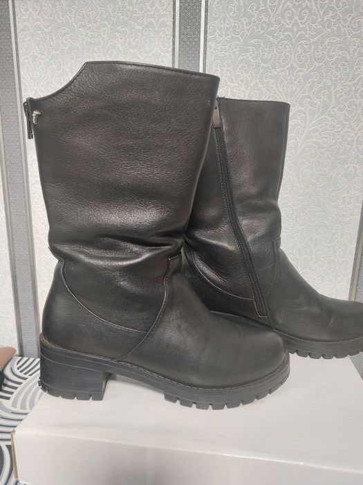 Женские кожаные сапоги