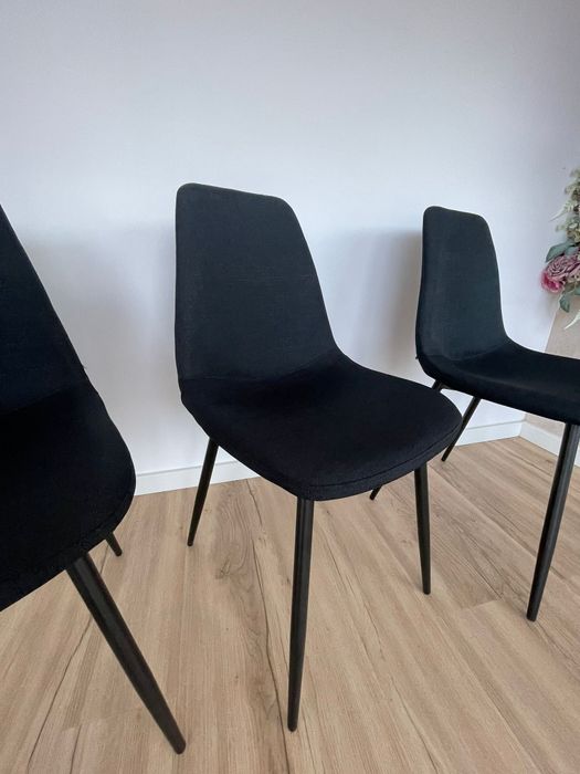 Cadeiras em Tecido Pretas