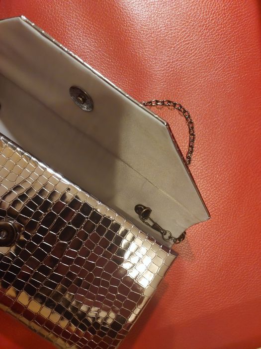 Kopertówka - Srebrna torebka na łańcuszku