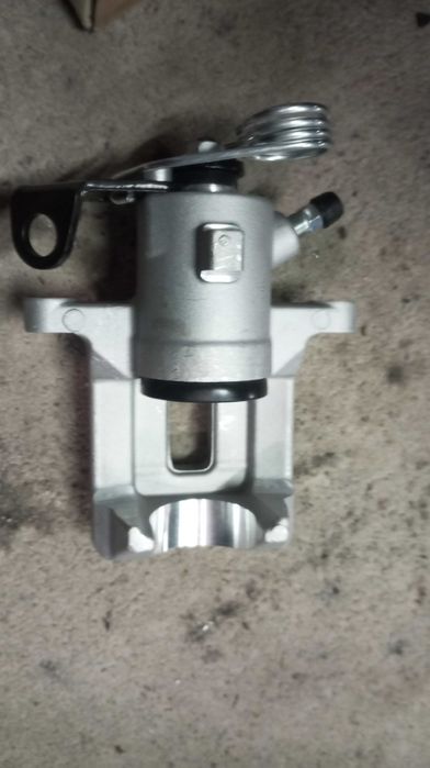 Pinça de travão traseiro Trw