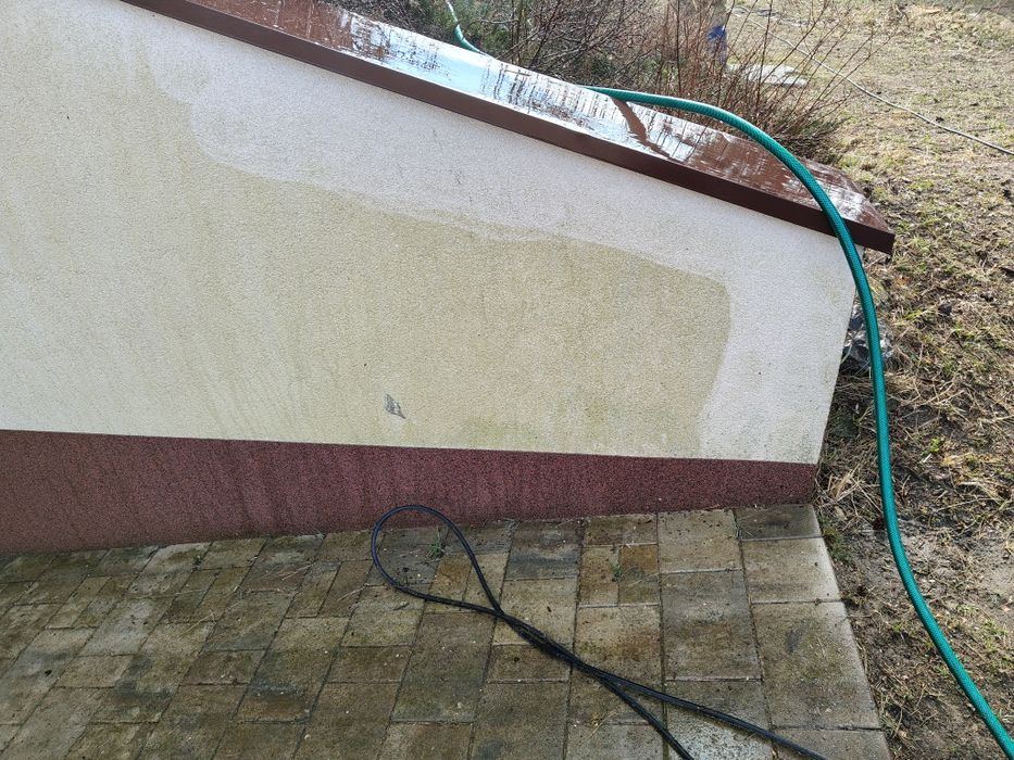 Mycie dachów elewacji oraz kostki brukowej paneli fotowoltaicznych