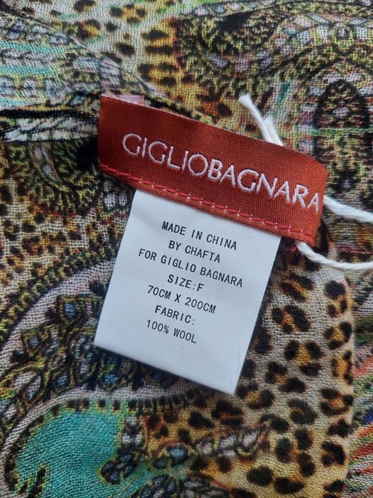 Шаль палантин Gigliobagnara 
 оригінал 

Стан новий

Довжина 200см
Шир