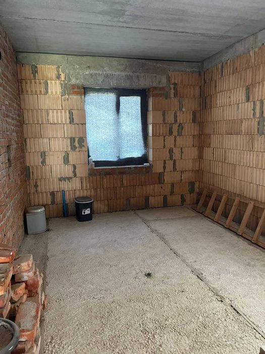 Продам новый дом 138м2 с приватизированным участком 9 соток.