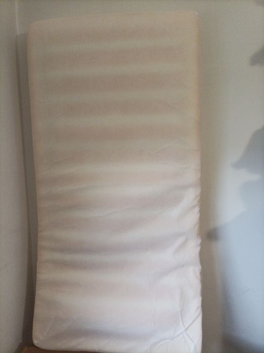 Berço e colchão  IKEA