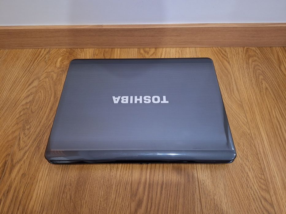 Portátil 16" - Toshiba A300