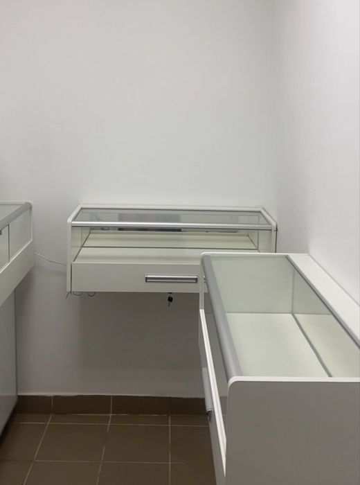 Вітрини для ювелірних виробів , меблі в магазин  , меблі під ювелірні прикраси
