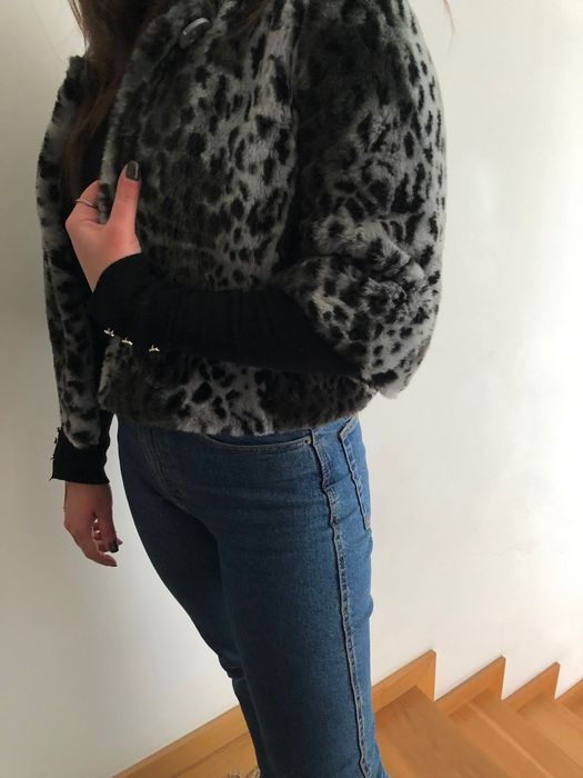 Casaco de Pelo Preto e Cinza