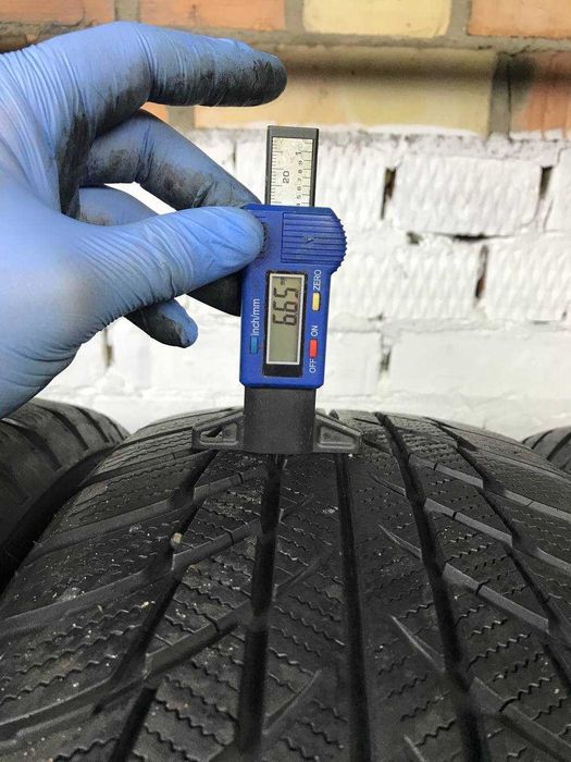 (8157) Зимові шини б/у 205/60 R17 Bridgestone Blizzak LM001
