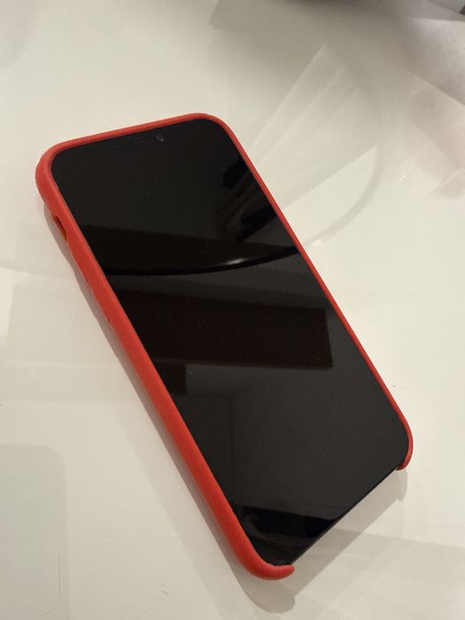 Iphone 11 pro com algumas marcas de uso