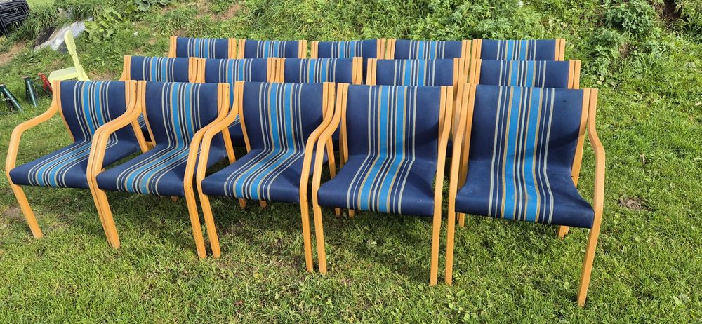 Krzesła tapicerowane drewniane