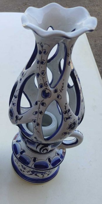 Candeeiro, em porcelana decorativa