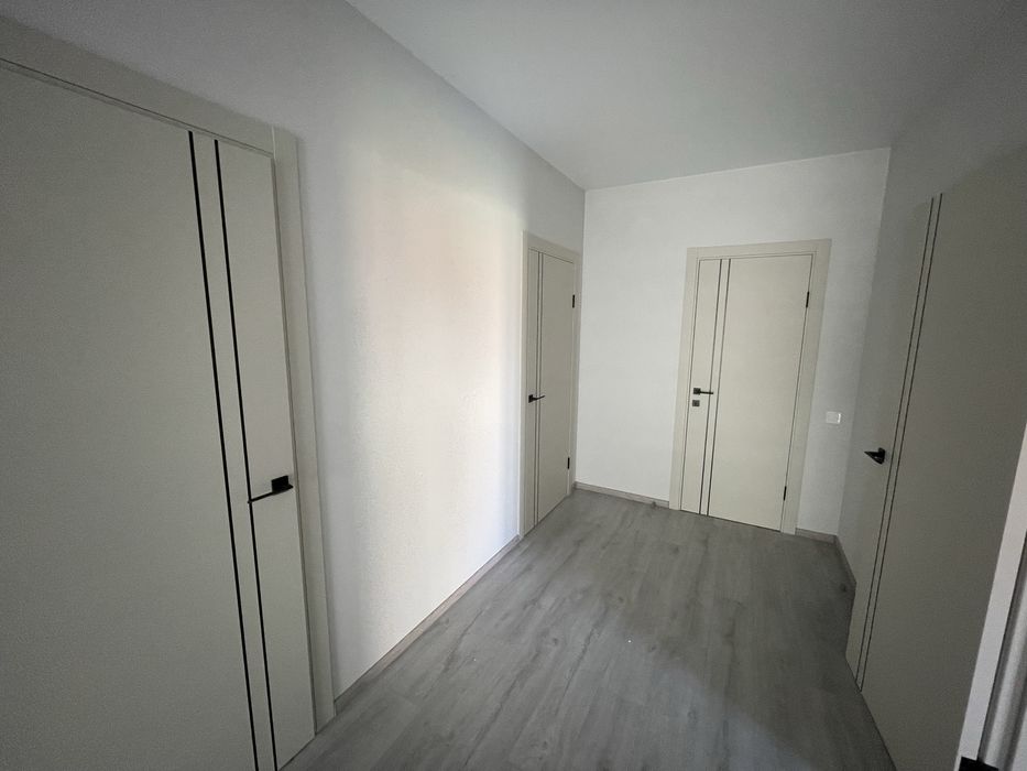 Котедж з ремонтом та великою ділянкою