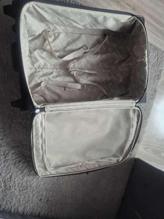 Walizka średnia TITAN