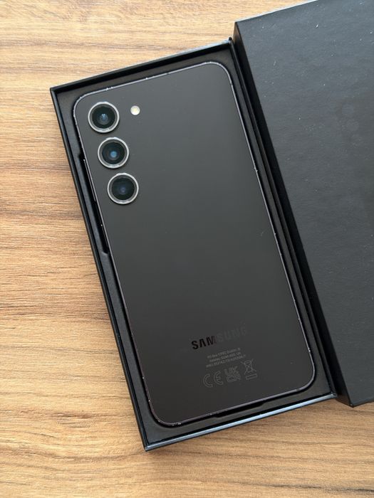 Samsung S23 8/256 GB, z pudełkiem, czarny