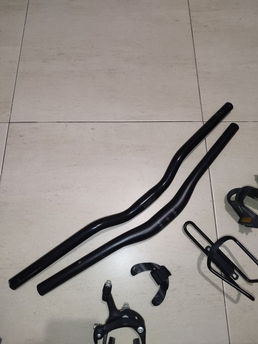 lote de acessórios para bicicleta como novos!!