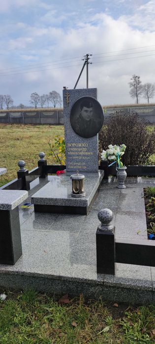 Гранитные памятники,изготовление,установка все под ключ.