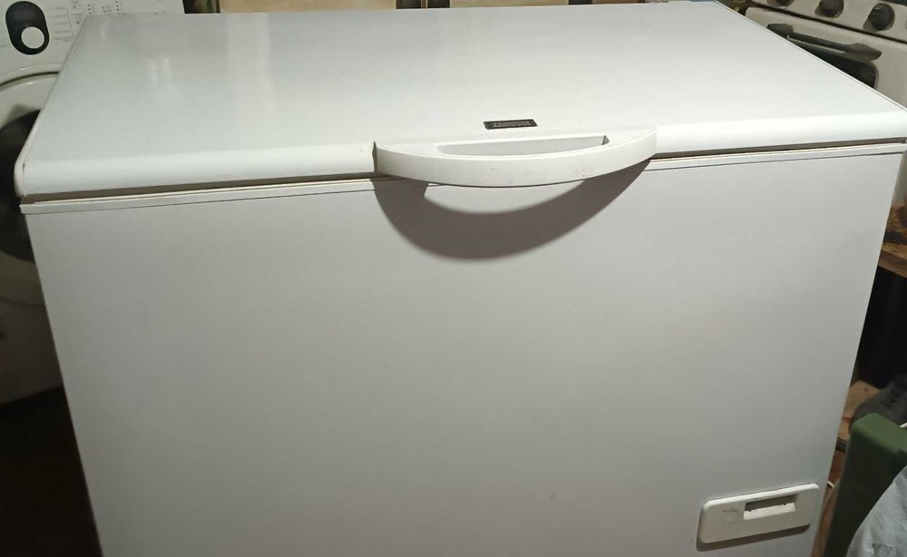 Морозильна камера ZANUSSI