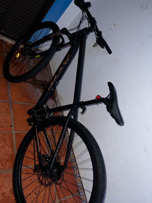 Bicicleta quase novo