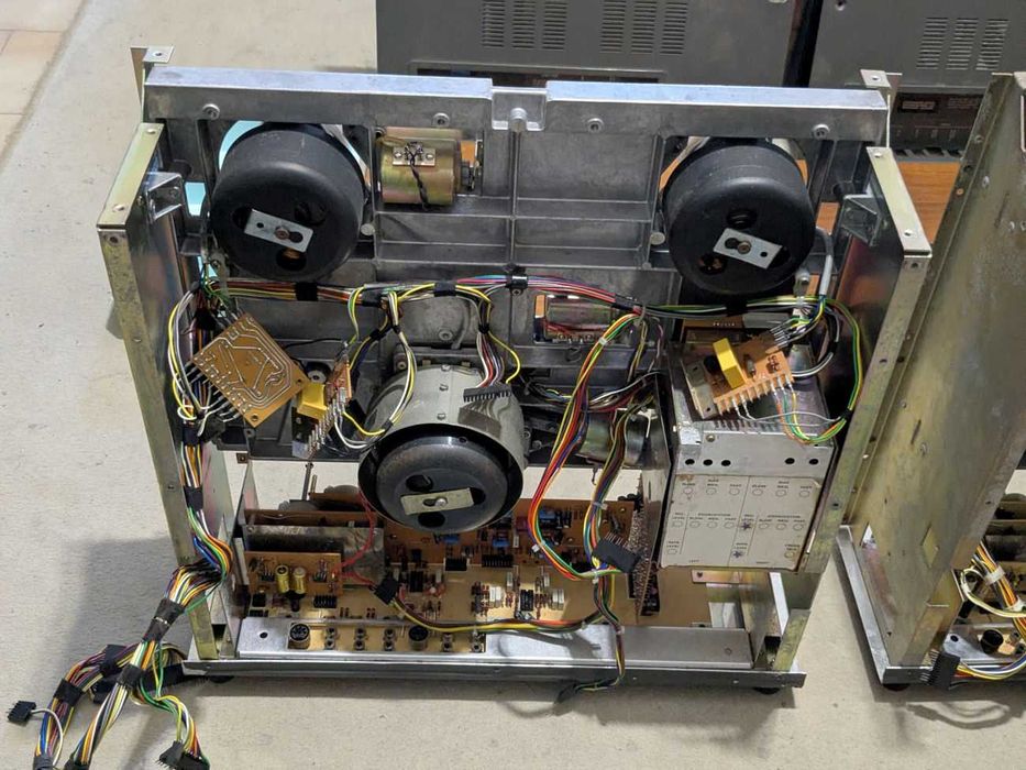 Lote de peças de 2 gravadores Revox A700