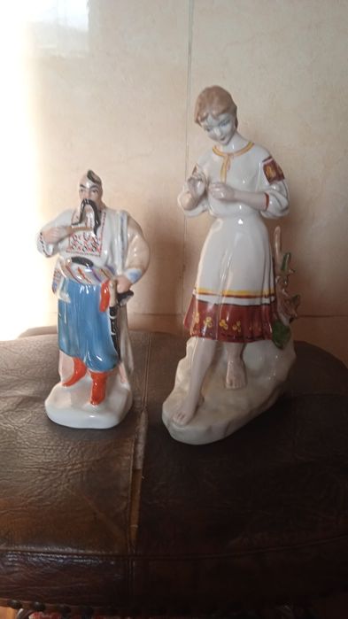 Фарфоровые статуэтки ПЗХК Тарас Бульба и Любит не любит