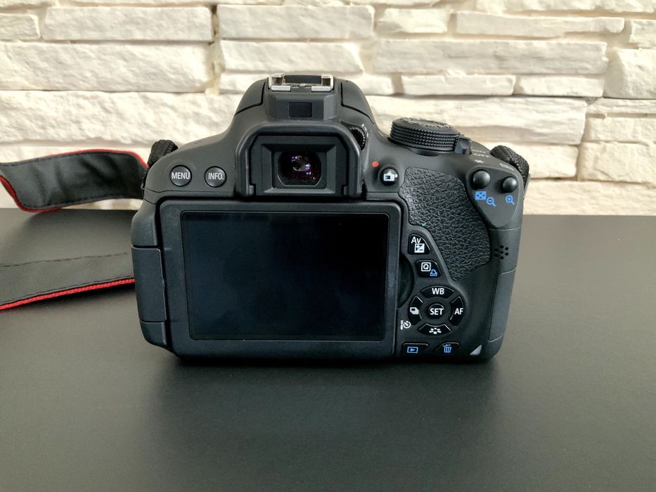 Maquina fotografica Canon 700D