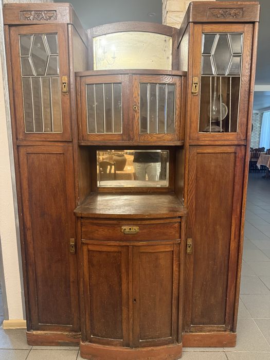 Продам старовинний сервант