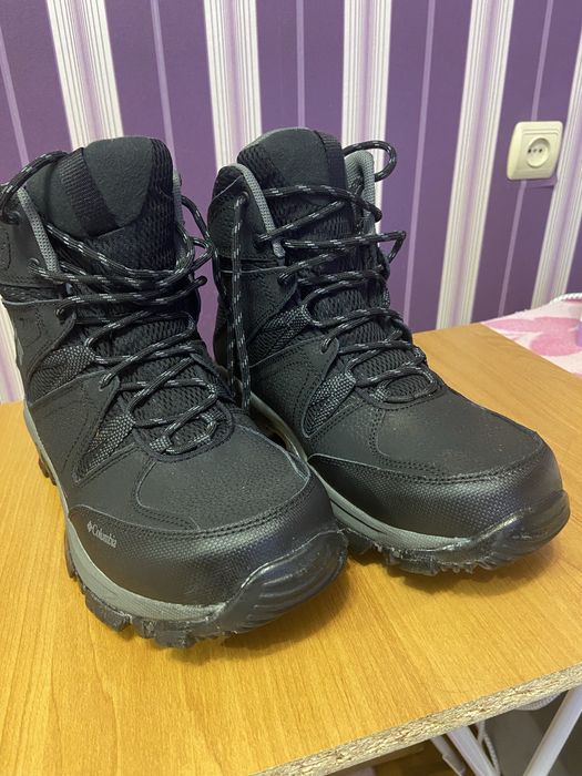 Зимові черевики ботинки кросівки чобітки
