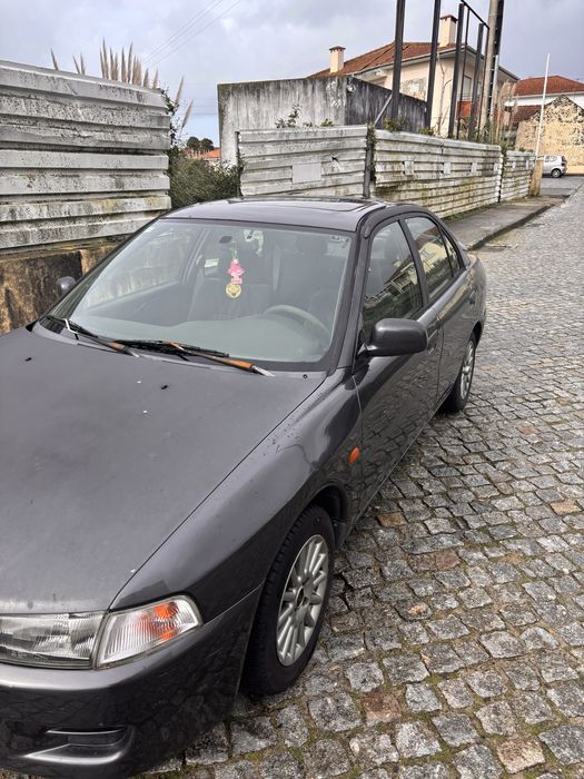 Mitsubishi Lancer 1.3 GLX (1998) – Para Peças ou Recuperação