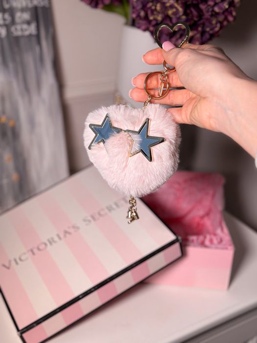 Serduszko Victoria’s Secret zawieszka puchata jak nowa brelochek