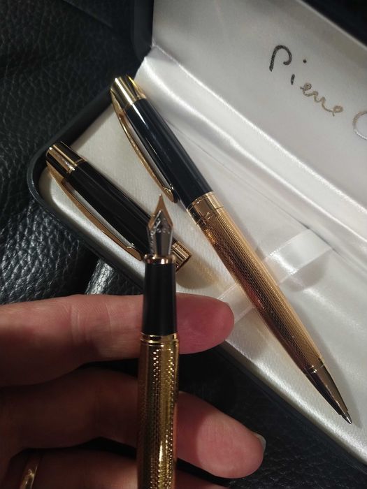 Conjunto caneta e esferografica Pierre Cardin. Novo em caixa.